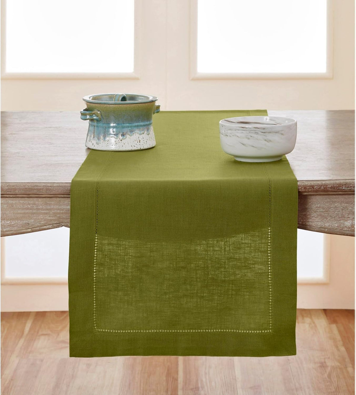 Camino de Mesa de Lino Premium Verde Aguacate