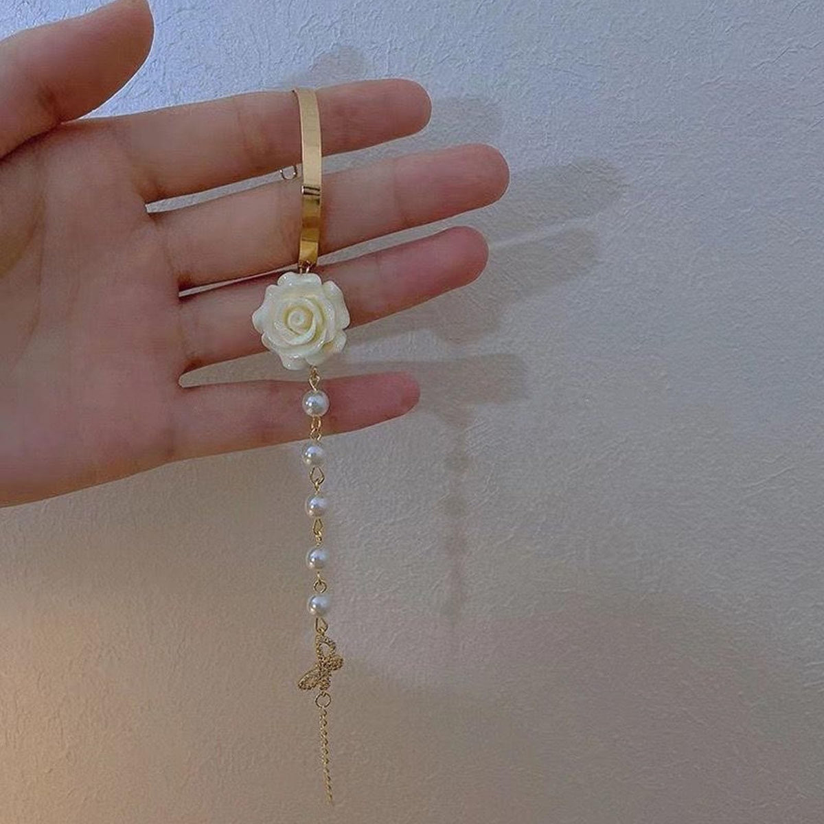 Pulsera de Cadena con Cuentas de Mariposa y Perla Dorada